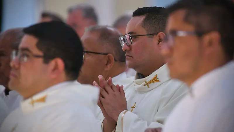 Renuevan votos de 130 sacerdotes de la Arquidiócesis de Xalapa